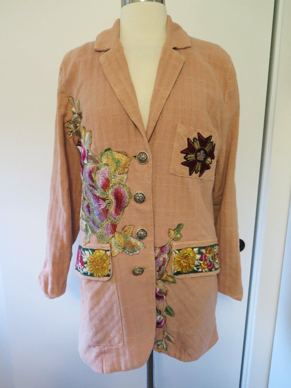 ARRATA  SUDDEN SENSATION  EMBROIDERED REVERSIBLE  PINK  BLAZER  MEDIUM